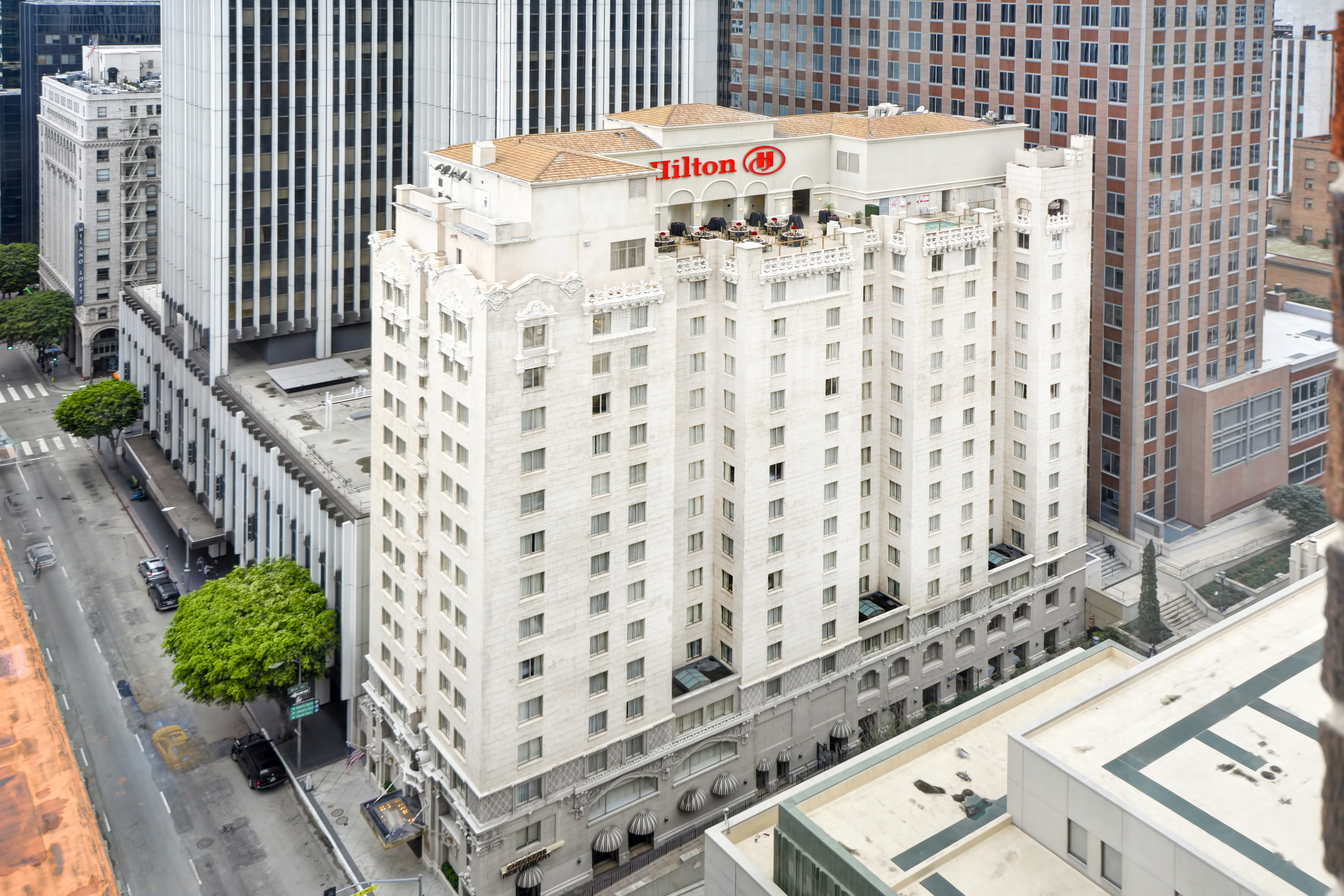 Hilton Checkers Los Angeles Exterior