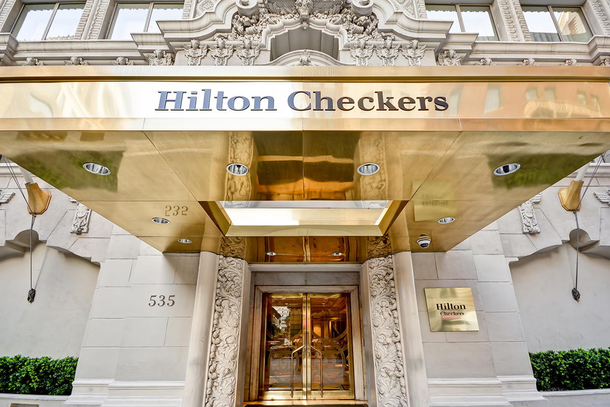 Hilton Checkers Los Angeles Hotel Entrance